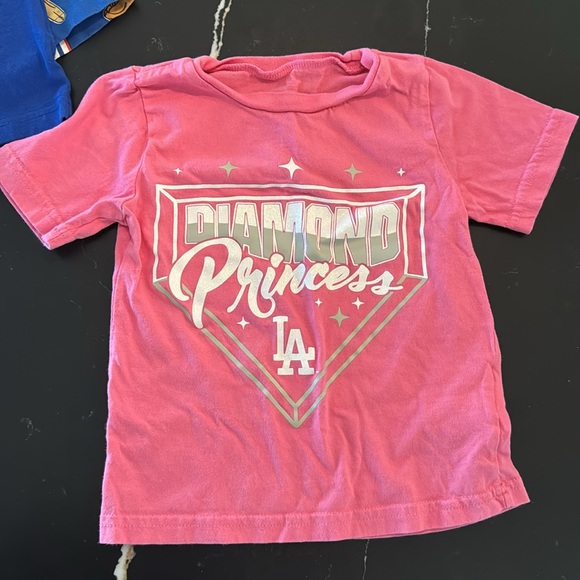 Lot of 4 2T Dodgers T-shirts - Picture 5 of 5